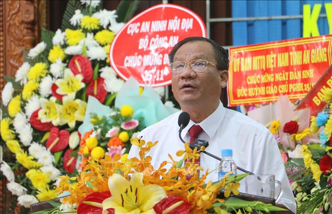 Ông Trương Hoàng Trọng, Phó Chủ tịch Ủy ban Mặt trận Tổ quốc tỉnh An Giang phát biểu tại buổi lễ. Ảnh: Công Mạo-TTXVN