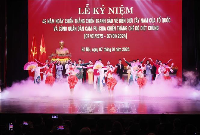 An art performance at the ceremony. VNA Photo: Thống Nhất