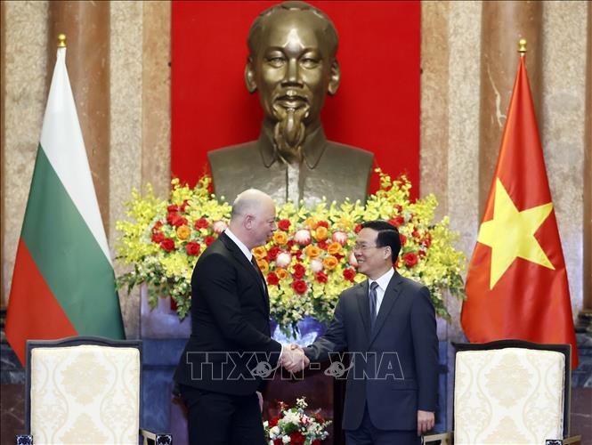 President hosts reception for Bulgarian NA speaker - VNA Photos ...