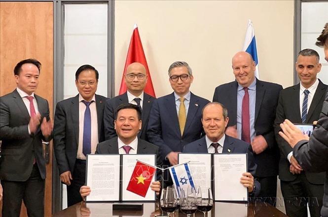 Lễ ký tuyên bố kết thúc đàm phán Hiệp định Thương mại Tự do Việt Nam – Israel (VIFTA), 2/4/2023. Ảnh: Vũ Hội - TTXVN