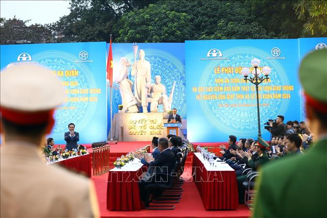 Quang cảnh lễ phát động ra quân Năm An toàn giao thông 2024. Ảnh: Huy Hùng - TTXVN