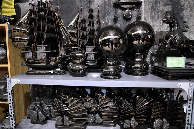 Some products made at a factory in Hong Ha ward, Ha Long city. VNA Photo: Đức Hiếu