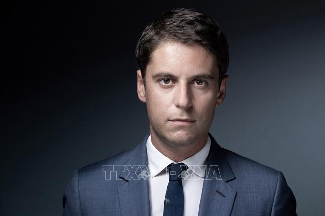 Ông Gabriel Attal lúc là Quốc vụ khanh kiêm phát ngôn viên Chính phủ Pháp, ngày 23/9/2020. Ảnh: AFP/TTXVN