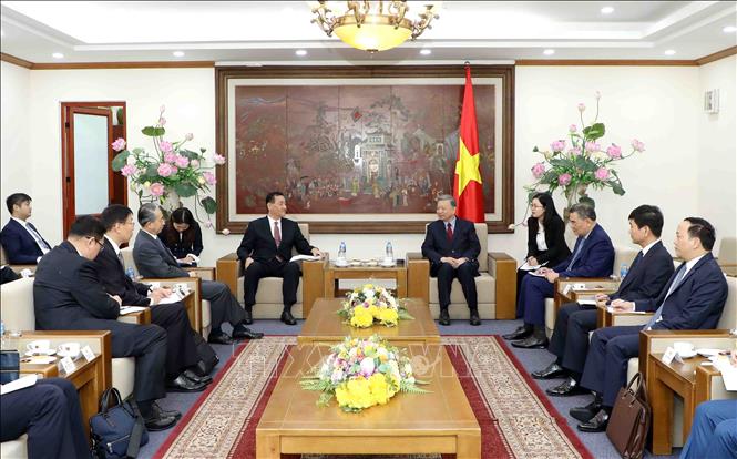 Đại tướng Tô Lâm, Bộ trưởng Bộ Công an tiếp Thứ trưởng Bộ Công an Trung Quốc Trần Tư Nguyên. Ảnh: Phạm Kiên - TTXVN