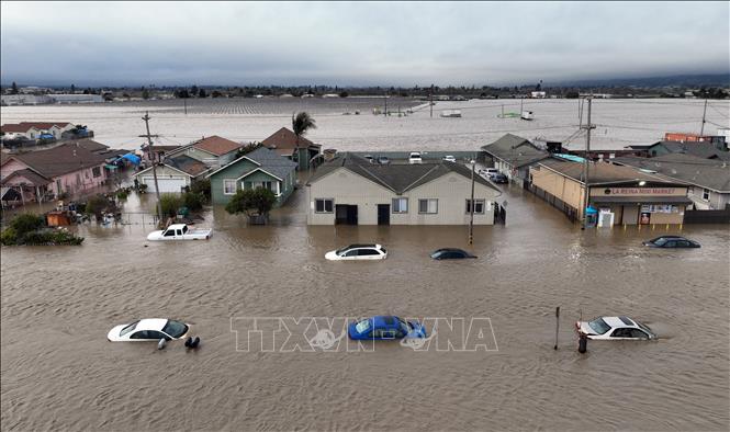Cảnh ngập lụt tại Pajaro, bang California, Mỹ ngày 11/3/2023. Ảnh: AFP/TTXVN