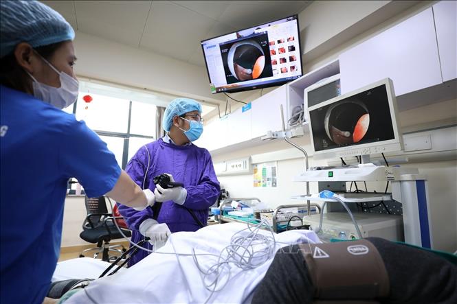 Các kỹ thuật cao áp dụng trong các năm qua góp phần chẩn đoán chính xác, điều trị hiệu quả cứu sống nhiều bệnh nhân hiểm nghèo, nâng cao chất lượng khám chữa bệnh, bảo vệ sức khỏe cho nhân dân. Ảnh: Minh Quyết – TTXVN