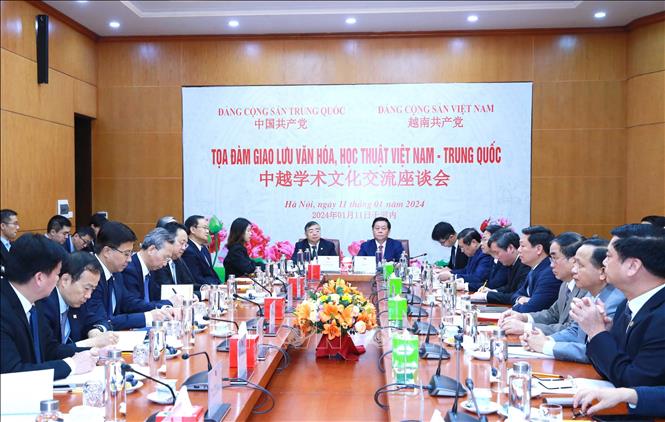 A cultural and academic exchange forum is held between Vietnam and China in Hanoi on January 11. VNA Photo: Phương Hoa 