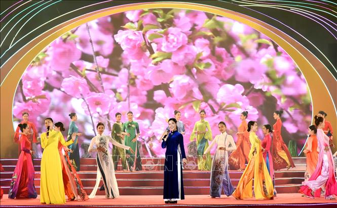 Khai mạc lễ hội Hoa Anh Đào