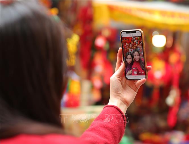 Phố Hàng Mã rực rỡ là 