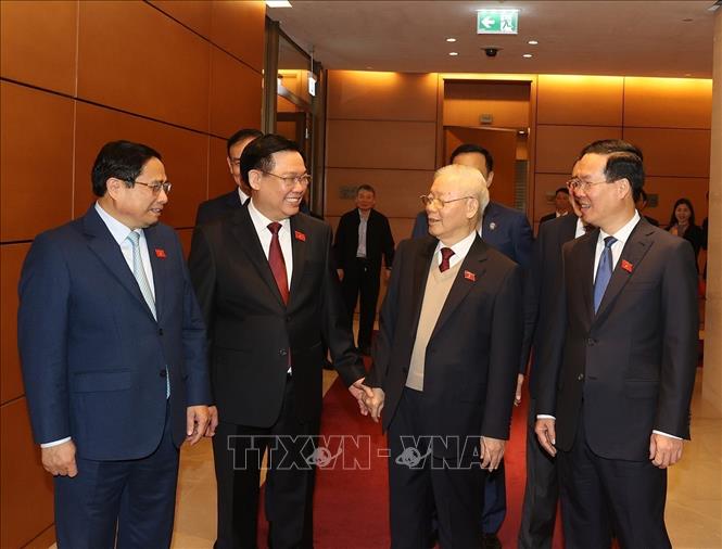 Party General Secretary Nguyen Phu Trong, State President Vo Van Thuong, Prime Minister Pham Minh Chinh and NA Chairman Vuong Dinh Hue at the meeting. VNA Photo: Trí Dũng