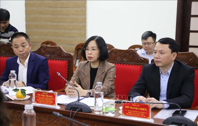 Tổng Giám đốc TTXVN Vũ Việt Trang làm việc với lãnh đạo tỉnh Nghệ An. Ảnh: Xuân Tiến - TTXVN 