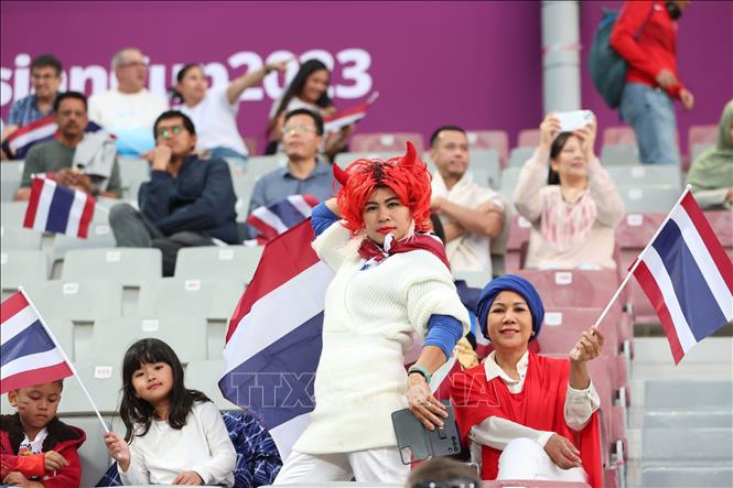CĐV Thái Lan trên khán đài. Ảnh: Hoàng Linh - PV TTXVN từ Qatar
