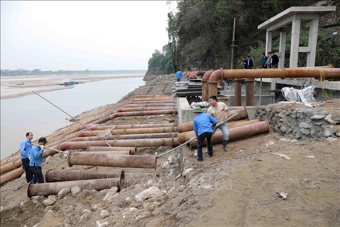 Trạm bơm dã chiến Trung Hà tại xã Thái Hoà, huyện Ba Vì sẵn sàng lấy nước phục vụ gieo cấy vụ Đông Xuân 2023-2024 trong đợi 1. Ảnh: Vũ Sinh – TTXVN