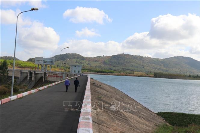Đây là công trình đầu tiên trên địa bàn tỉnh Đắk Lắk và khu vực Tây Nguyên có đập ngăn sông tạo hồ chứa. Ảnh: Anh Dũng – TTXVN