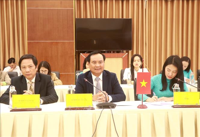 Chủ tịch UBND tỉnh Quảng Trị Võ Văn Hưng (giữa) phát biểu tại buổi lễ. Ảnh: Nguyên Lý-TTXVN
