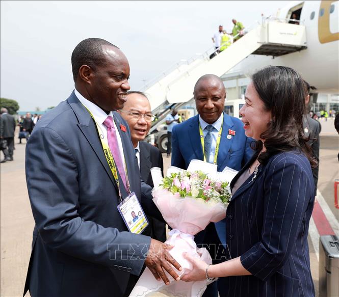 Phó Chủ tịch nước đến Uganda, bắt đầu chuyến tham dự Hội nghị Cấp cao ...