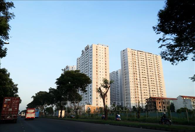 Apartment buildingson Nguyen Van Linh Street, Ho Chi Minh City. VNA Photo