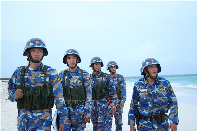 Quần đảo Trường Sa là vùng đất thiêng liêng, bất khả xâm phạm của Việt Nam, công tác tuần tra, bảo vệ luôn được thực hiện một cách nghiêm ngặt. Ảnh: Hồng Đạt - TTXVN

