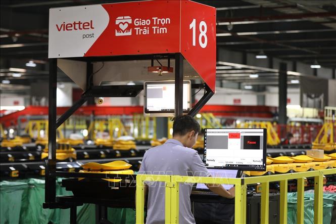 Hệ sinh thái logistics bao gồm phần mềm quản lý kho vận, hệ thống app/web, chuỗi giải pháp công nghệ chuyển phát giám sát trọng lượng, giám sát băng tải, khóa thông minh… Ảnh: Minh Quyết – TTXVN