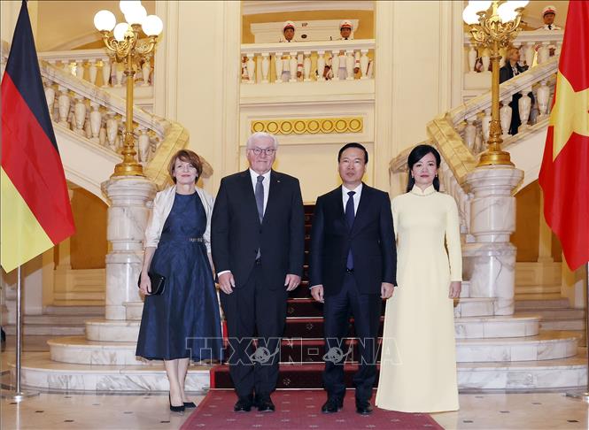 Chủ tịch nước Võ Văn Thưởng và Phu nhân cùng Tổng thống Đức Frank-Walter Steinmeier và Phu nhân dự Chương trình biểu diễn nghệ thuật tại Nhà hát Lớn Hà Nội. Ảnh: Thống Nhất – TTXVN
