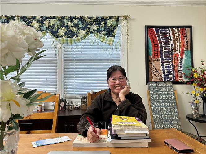 Chị Ngô Kim Việt tại nhà riêng bang Virginia, Mỹ. Ảnh: Hồng Nguyên, PVTTXVN tại Washington D.C
