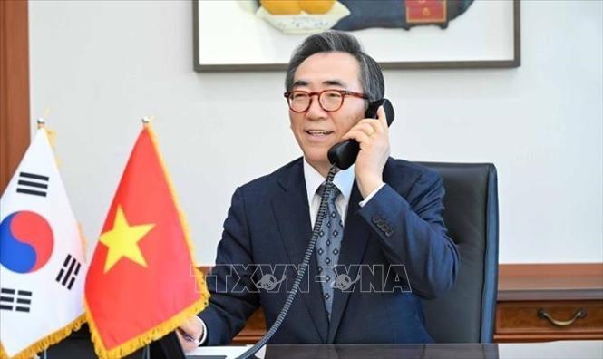 Bộ trưởng Ngoại giao Bùi Thanh Sơn điện đàm với Bộ trưởng Ngoại giao Hàn Quốc Cho Tae Yul. Ảnh: TTXVN phát