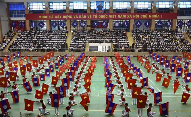 A culture and sport exchange programme between students of the northwestern mountainous province of Dien Bien and six northern Lao provinces, namely Luang Prabang, Phongsaly, Luang Namtha, Bo Keo, Xaynhabuly, and Udom Xay,  kicks off in Dien Bien on Jannaury 27. VNA Photo: Xuân Tư
