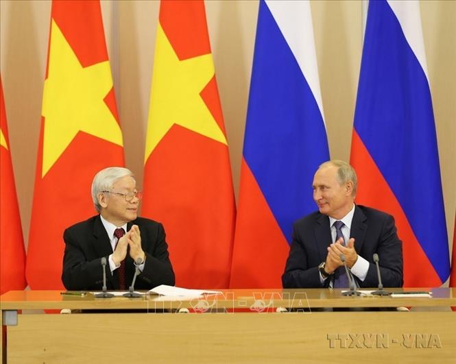 Tổng Bí thư Nguyễn Phú Trọng cùng Tổng thống Liên bang Nga Vladimir Putin gặp gỡ và phát biểu với báo chí sau hội đàm (Nga, 2018) Ảnh: Trí Dũng- TTXVN