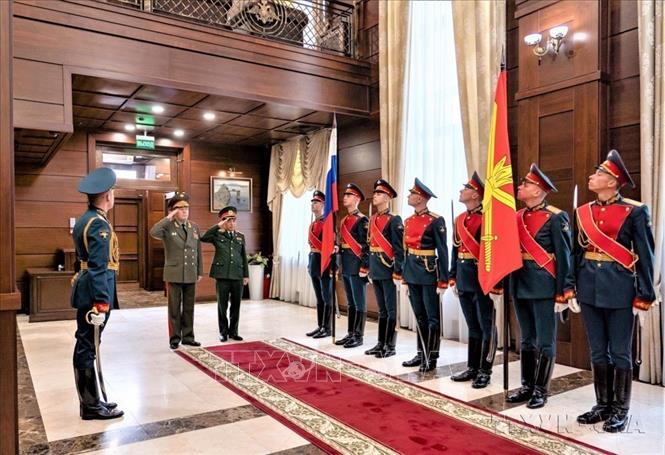 Đại tướng Valery Gerasimov, Tổng tham mưu trưởng các lực lượng vũ trang, Thứ trưởng thứ nhất Bộ Quốc phòng Liên bang Nga chủ trì lễ đón Thượng tướng Phan Văn Giang, Tổng Tham mưu trưởng, Thứ trưởng Bộ Quốc phòng thăm chính thức Liên bang Nga (2019). Ảnh: Dương Trí - TTXVN