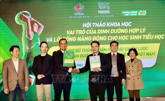 Lễ công bố thoả thuận hợp tác giữa Nestlé Việt Nam và Viện Dinh dưỡng. Ảnh: Trần Việt - TTXVN 