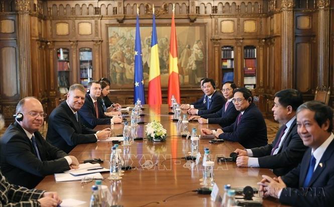 Thủ tướng Phạm Minh Chính hội kiến Tổng thống Tổng thống Romania Klaus Iohannis (Bucharest, 2024). Ảnh: Dương Giang-TTXVN