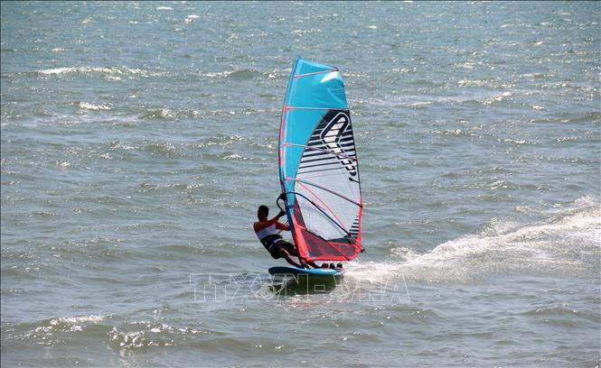 The 23rd Windsurf Mui Ne Fun Cup 2024 kicks off on February 2 at Mui Ne beach in Phan Thiet city in the south-central province of Binh Thuan. VNA Photo: Nguyễn Thanh