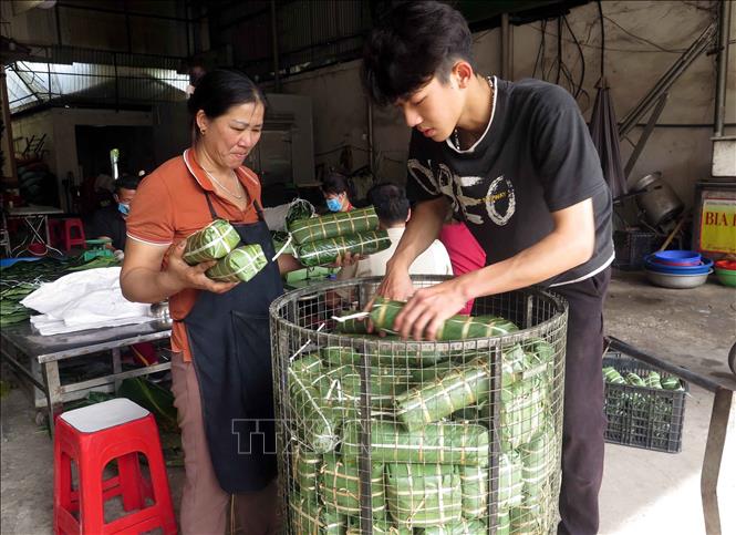 Bánh Chưng Bờ Đậu: Hương Vị Truyền Thống Thái Nguyên