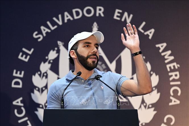 Tổng thống El Salvador, ông Nayib Bukele phát biểu tại San Salvador ngày 4/2/2024. Ảnh: AFP/TTXVN