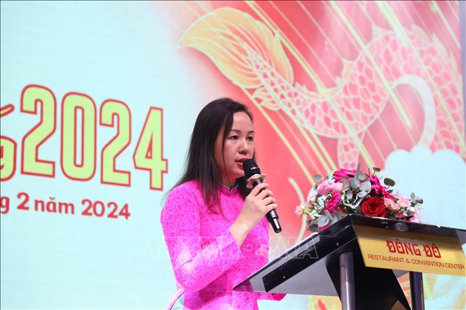 Nguyen Dieu Linh, Charge d'Affaires of the Vietnamese Embassy in the Czech Republic, speaks at the Lunar New Year gathering. VNA Photo: Việt Dũng