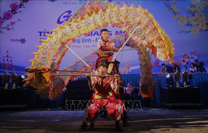 19 đoàn Lân sư rồng thuộc 10 tỉnh, thành phố trong khu vực đồng bằng sông Cửu Long tham gia tranh tài. Ảnh: Nguyễn Hằng - TTXVN