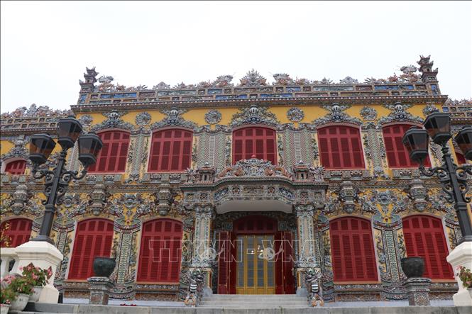 Kien Trung Palace incorporates elements from three distinct architectural styles - traditional Vietnamese, French, and Italian Renaissance - to embody an era of western influence in Vietnam. VNA Photo: Tường Vi 