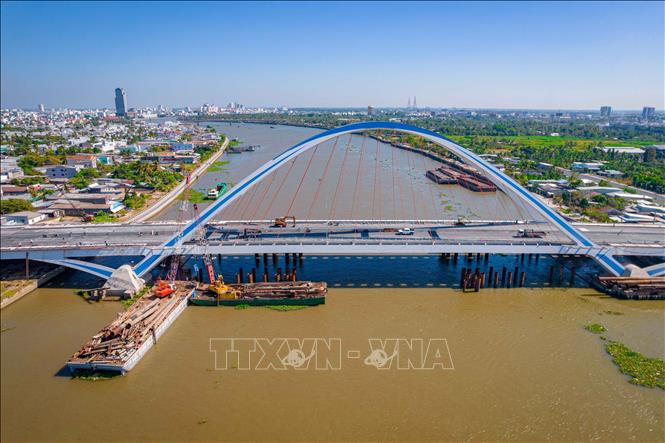 Tính đến cuối tháng 1/2024. giá trị thực hiện cầu Trần Hoàng Na đạt gần 96% giá trị hợp đồng. Ảnh: Thanh Liêm - TTXVN