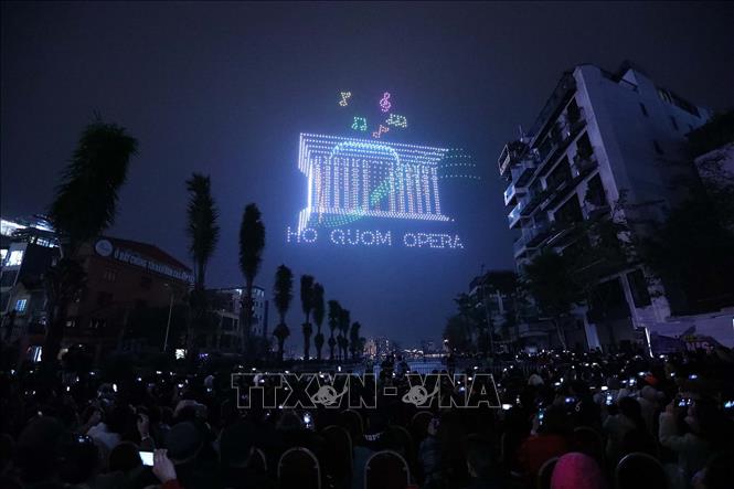 An image of Hanoi Opera House created by the drones. VNA Photo: Huy Hùng 