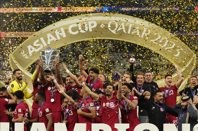Phút đăng quang ngôi vô địch Asian Cup 2023 của tuyển Qatar. Ảnh: AFP/TTXVN