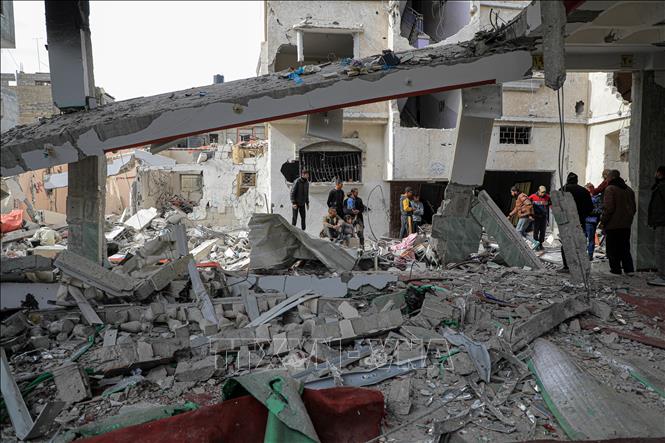Cảnh đổ nát sau các cuộc không kích của Israel xuống thành phố Rafah, Dải Gaza ngày 12/2/2024. Ảnh: THX/TTXVN