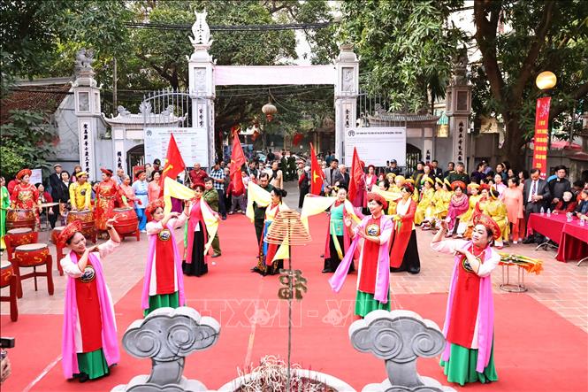 Tiết mục múa hát mừng Đảng, mừng Xuân. Ảnh: Minh Đức - TTXVN