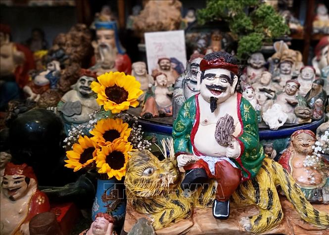 A collection of Ong Dia statues in the home of Nguyen Hieu Tin. VNA Photo: Hồng Đạt