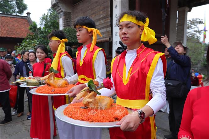 Lễ vật dâng Vua trong Lễ hội Cổ Loa. Ảnh: Hoàng Hiếu - TTXVN 