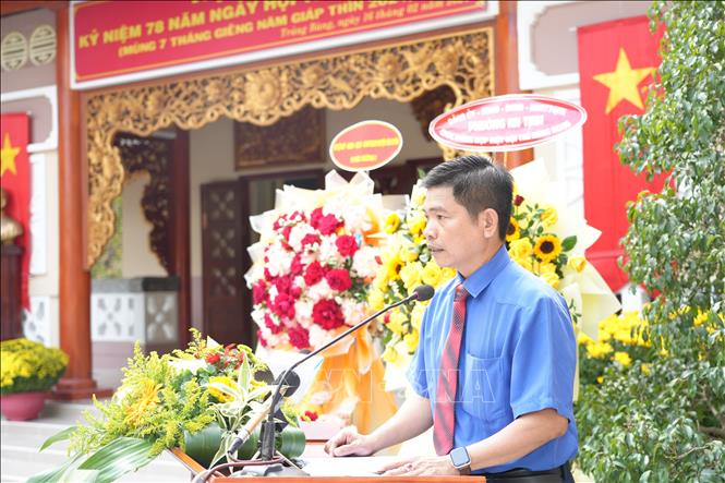 Lãnh đạo thị xã Trảng Bàng phát biểu ôn lại truyền thống hào hùng nhân 78 năm Hội thề Rừng Rong lịch sử. Ảnh: Minh Phú - TTXVN