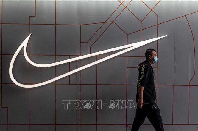 (Tư liệu) Biểu tượng Nike tại một cửa hàng ở Bắc Kinh, Trung Quốc. Ảnh: AFP/TTXVN
