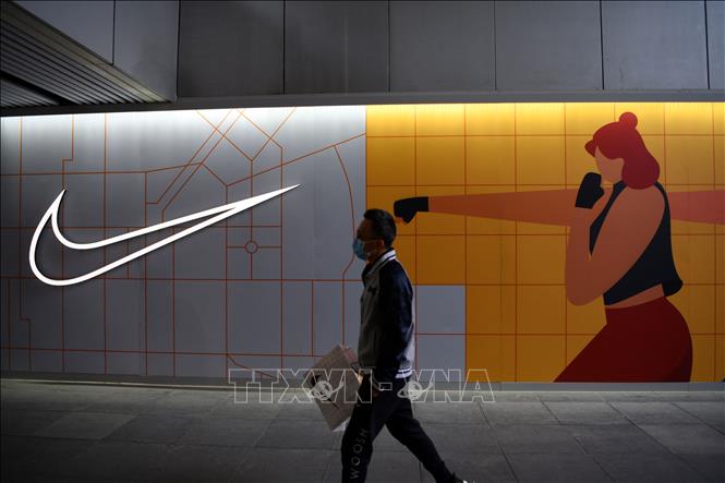 (Tư liệu) Biểu tượng Nike tại một cửa hàng ở Bắc Kinh, Trung Quốc. Ảnh: AFP/TTXVN