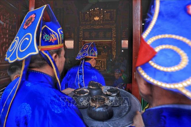 Bốn nồi cơm đã được Ban giảm khảo tìm thấy để chấm điểm. Ảnh: Tuấn Anh - TTXVN