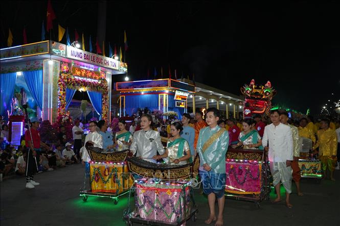 Biểu diễn nhạc ngũ âm của đồng bào dân tộc Khmer tại Đại lễ Đức Chí Tôn của đạo Cao Đài. Ảnh: Minh Phú - TTXVN