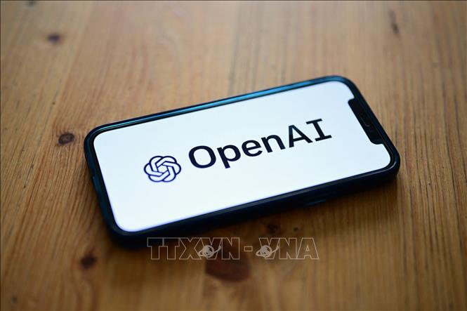 Biểu tượng Tập đoàn công nghệ Mỹ OpenAI. Ảnh: AFP/TTXVN